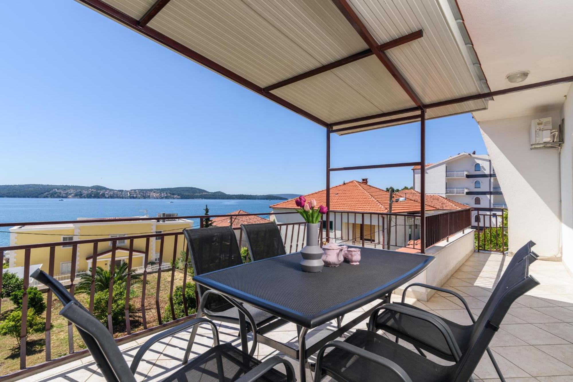 Apartments Villa Ivanka Trogir Exterior photo