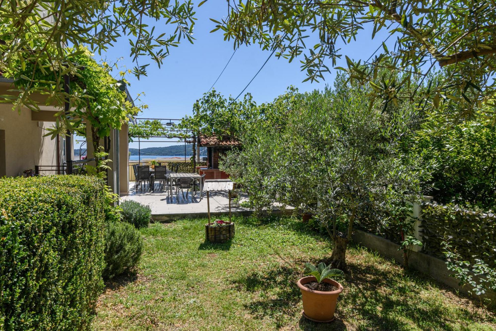 Apartments Villa Ivanka Trogir Exterior photo
